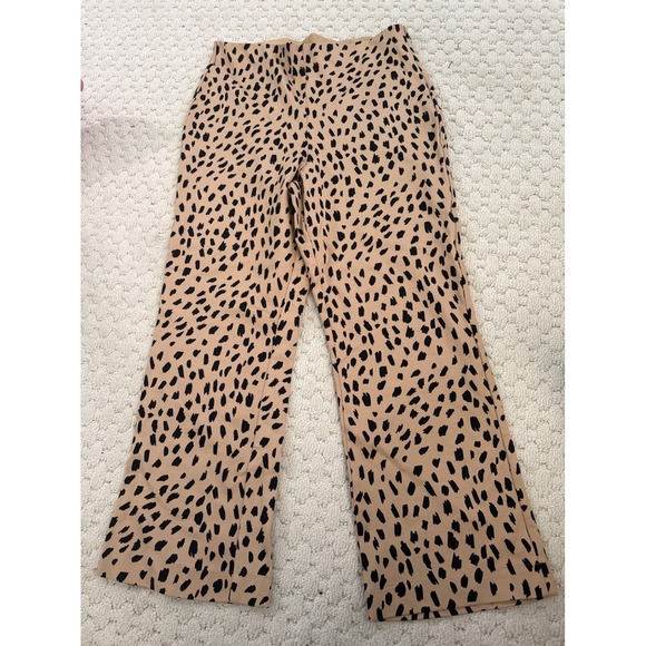 crown & ivy Pants - Crown & Ivy Tan Black Animal Brushstroke Print Wide Leg Cropped Pants Size 14